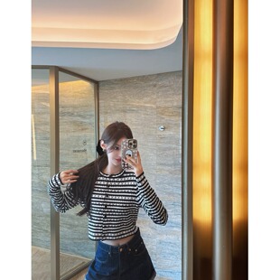 条纹针织开衫女秋季薄款名媛高级感小香风黑白撞色毛衣外套短上衣