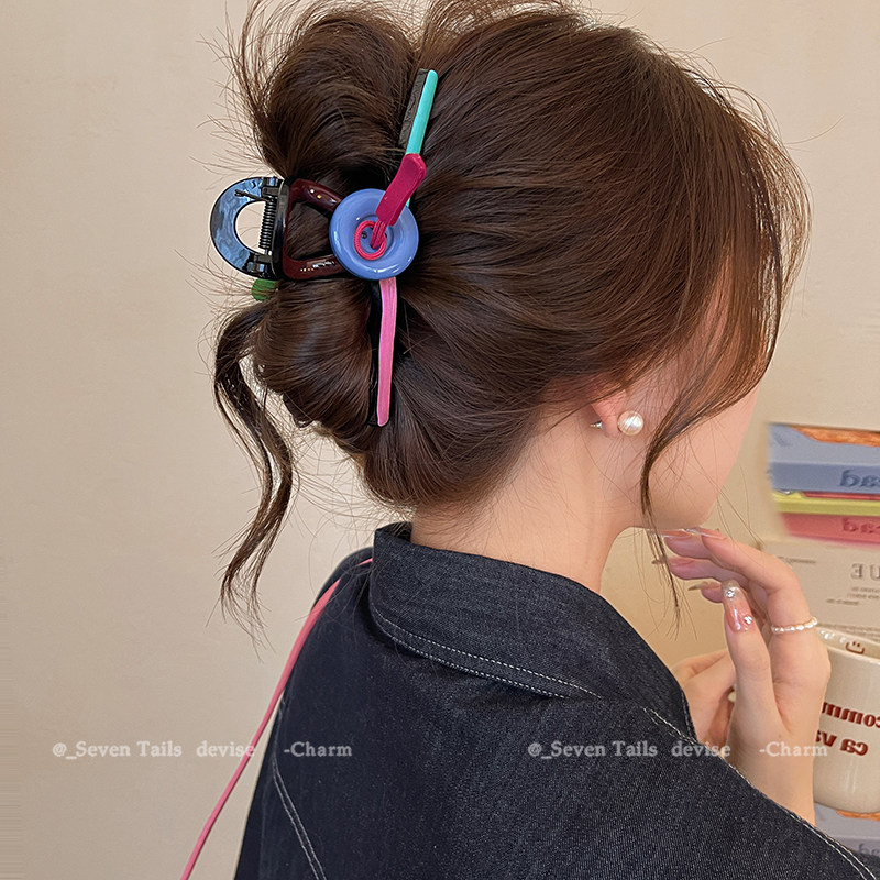 拼色纽扣抓夹女高级感2025新款鲨鱼夹大号夏日发夹后脑勺夹子发饰