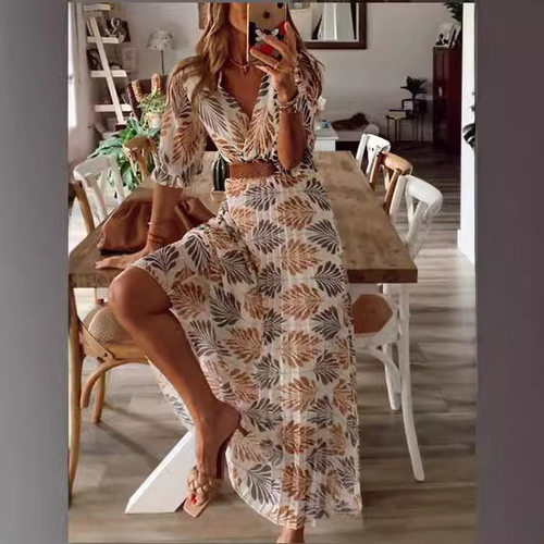 Vneckprintedfoldedholiday