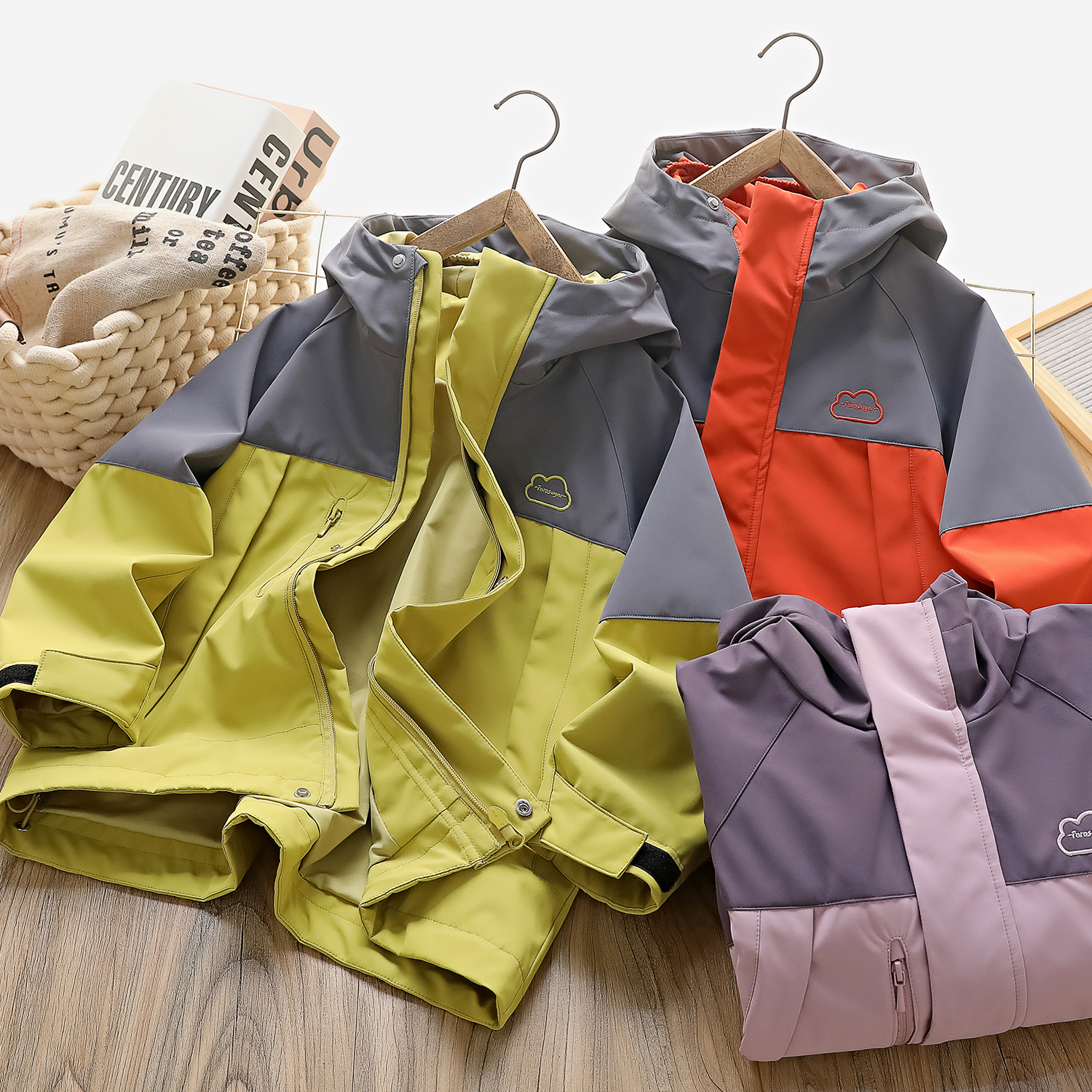 男童外套春秋款2025中大童男孩防水拉链衫儿童拼色连帽冲锋衣亲子