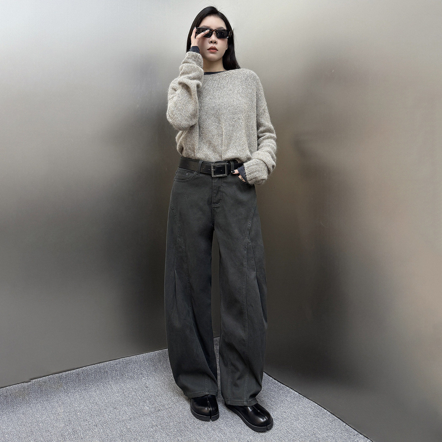 炫吾原创大象灰植绒弯刀牛仔裤