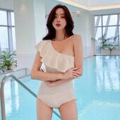 泳衣女仙女范性感露背ins网红白色连体荷叶边显瘦比基尼学生泳装