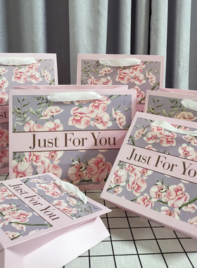 高级感粉色花园礼品袋ins风纸袋喜糖包装袋服装时尚手提袋礼物袋