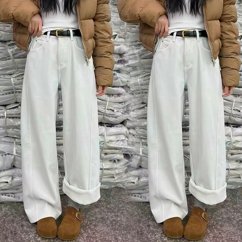 一条过冬宝宝绒阔腿牛仔裤