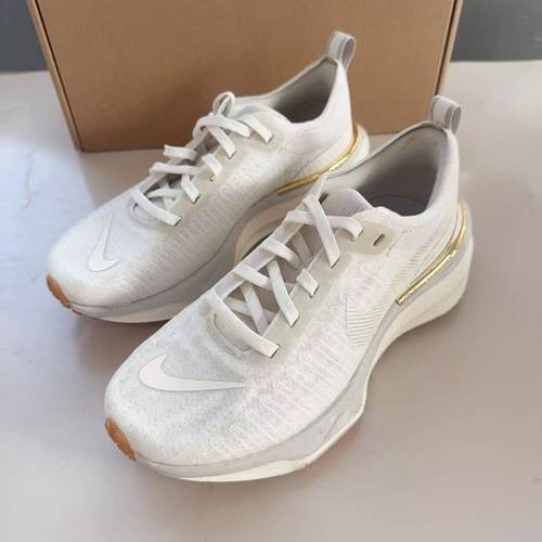 耐克Nike ZoomX Invincible Run 3女款缓震跑步鞋 DR2660-008