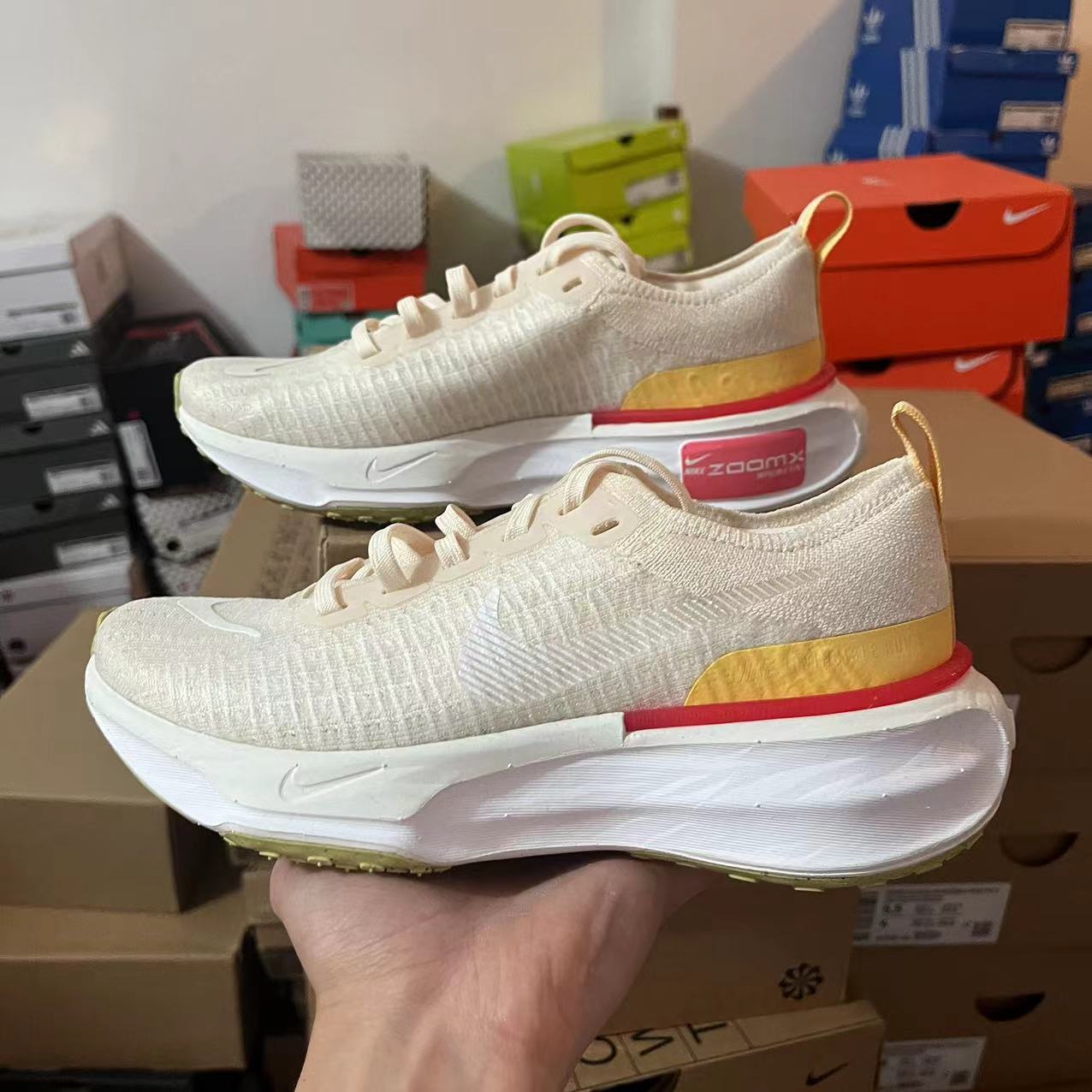 Nike/耐克女鞋Zoomx Invincible Run3 公路运动跑步鞋 DR2660-201