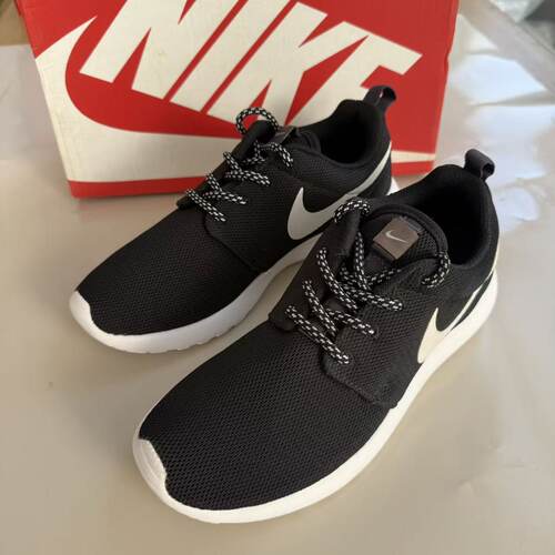 Nike/耐克 Roshe One 女子经典奥利奥运动休闲鞋跑步鞋844994-002