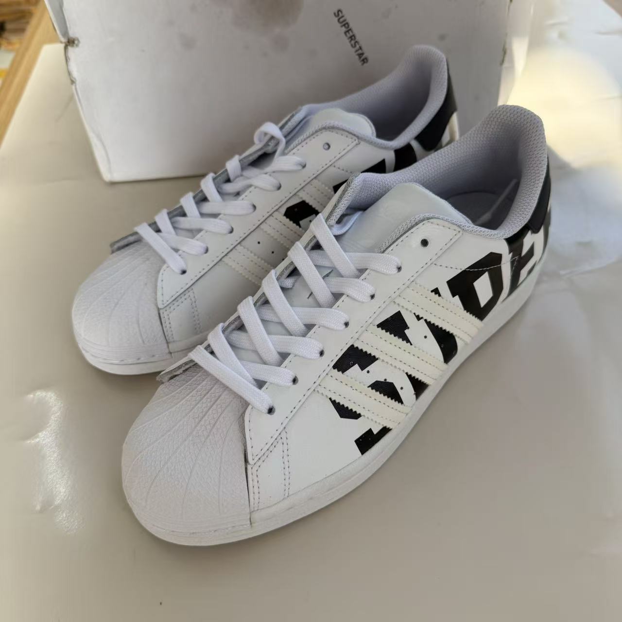 Adidas Superstar 男女三叶草休闲运动贝壳头板鞋 FV2816