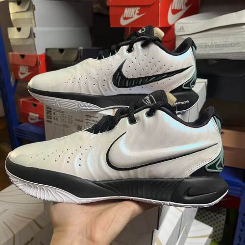 NIKE LEBRON XXI EP耐克男子詹姆斯21减震实战篮球鞋 HF5842-100