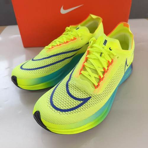 NIKE ZOOMX STREAKFLY 耐克男子马拉松透气运动跑步鞋 DJ6566-700