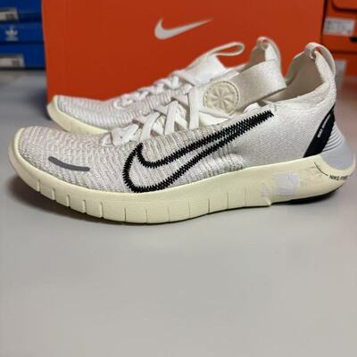 Nike耐克 2024女子FREE RN春季新款训练运动鞋轻质跑步鞋 DX6482