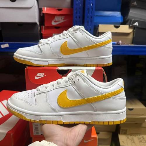 新款低帮透气轻便运动休闲板鞋