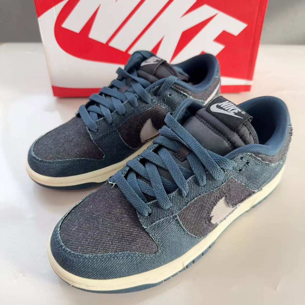 NIKE耐克 女子DUNK LOW 牛仔面料复古撞色低帮休闲板鞋HF1985-400