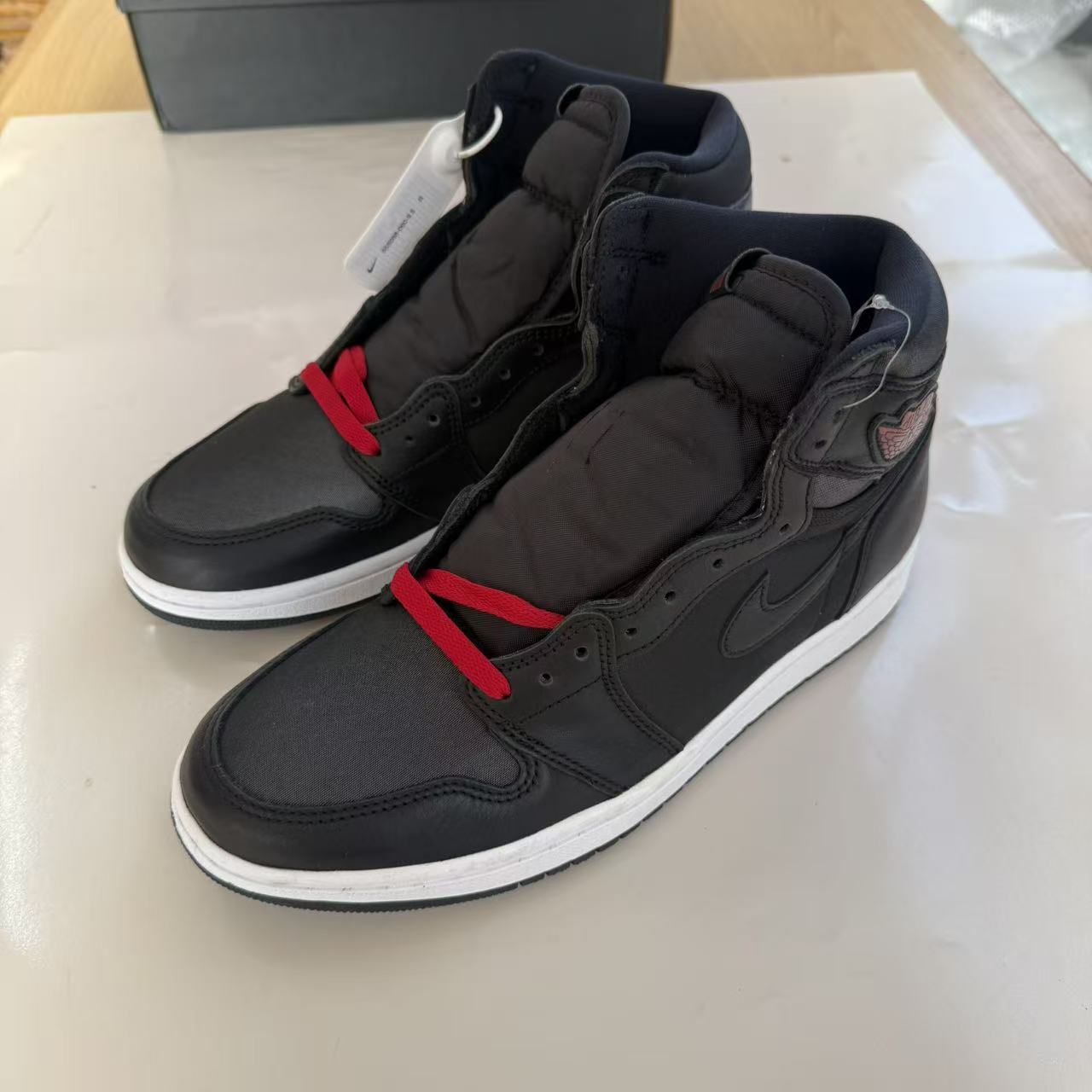 Nike Air Jordan 1 AJ1黑红丝绸脚趾 绸缎 篮球鞋 555088-060
