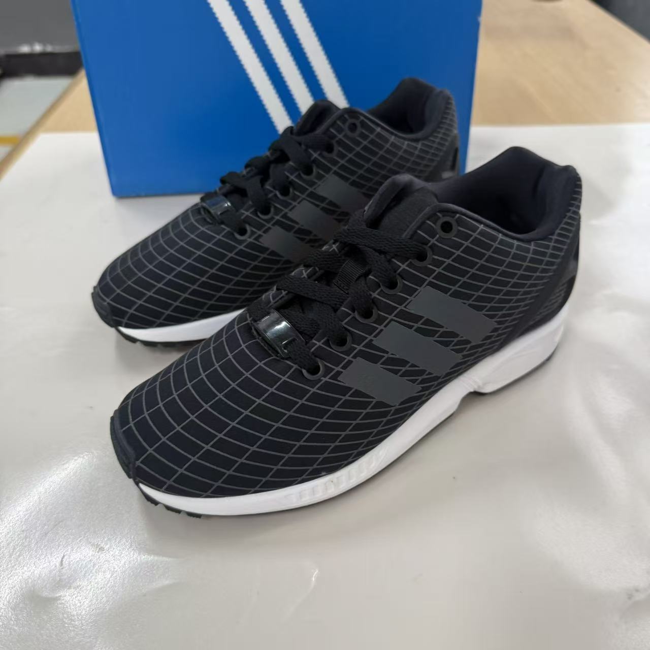 adidas Originals ZX Flux 防滑耐磨 舒适运动 女子休闲鞋 BB2158