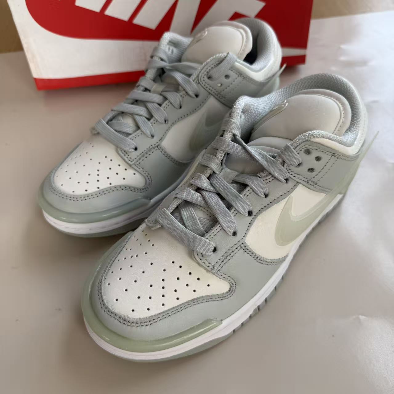 Nike/耐克Dunk Low女款浅银低帮防滑百搭休闲运动板鞋DZ2794-004