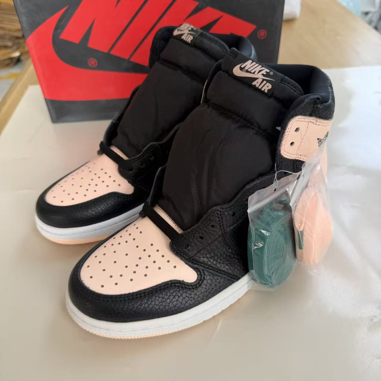 Nike Air Jordan 1 AJ1 脏粉 黑粉脚趾果冻篮球鞋 555088-081