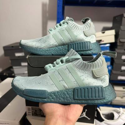 Adidas/阿迪达斯 Originals NMD R1女子缓震轻便透气休闲鞋CG3601