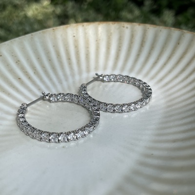 爆闪锆石银色耳环！闪亮登场！