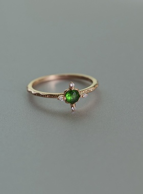 明亮色彩。S925银镀金绿色锆石十字星芒细戒指环日系简约精致个性