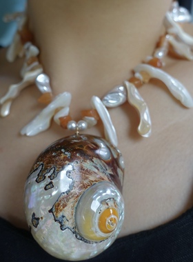 沙滩漫步。天然贝壳海螺吊坠碎石不规则串珠项链个性波西米亚度假