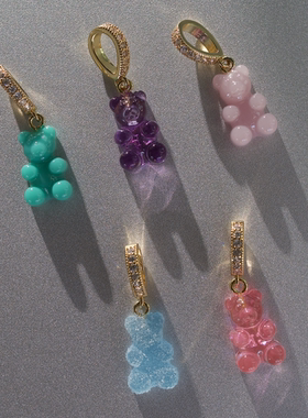 小熊软糖。可爱多彩动物造型蓝紫粉渐变锆石吊坠随意搭项链时髦ch