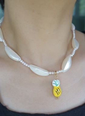 丝绸光泽。天然珍珠贝壳白色立体项链菠萝吊坠可爱清新个性夏日风