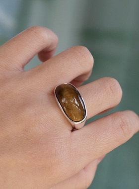 迷人光彩。天然虎眼石立体造型银色戒指环开口设计简约时髦小众