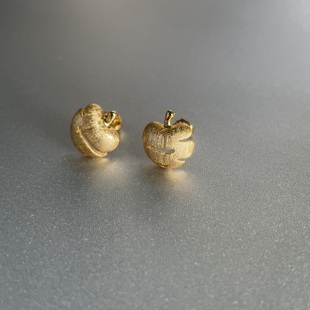 可爱苹果 S925纯银镀金镂空水果拉丝工艺耳钉精致高级贵气小巧