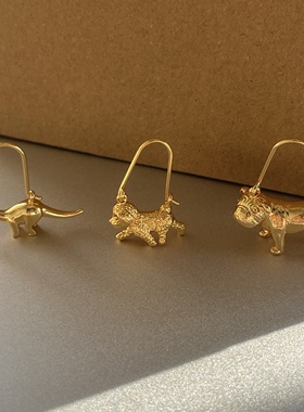 就走可爱路线吧。金色恐龙泰迪狗小动物精致耳钩饰品独特精致小众
