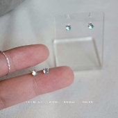 纯银 很小很亮小众设计耳钉冷淡风养耳洞耳环精致超闪 米粒月光石