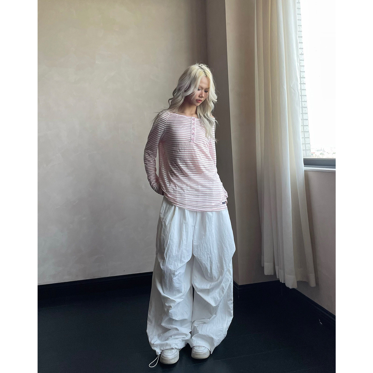 YAMMYUKI慵懒风大领口斜肩条纹长袖T恤秋季薄款微透防晒宽松上衣,女装/女士精品,时尚防晒服,淘宝优惠券,粉丝福利购,淘宝优惠卷