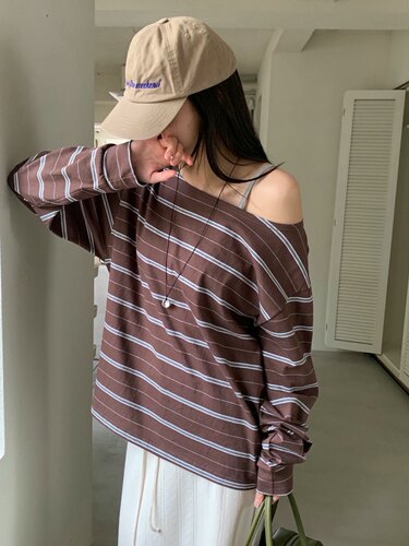 areing 26SS 东大门代购 氛围感不规则慵懒露肩宽松套头T恤上衣女