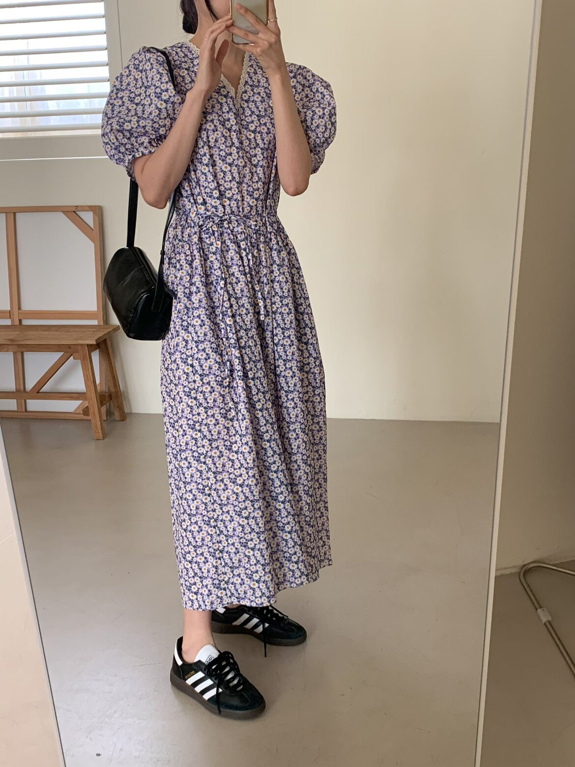 韩国东大门代购 stylelounge正品 法式蕾丝V领小雏菊泡泡袖连衣裙图片