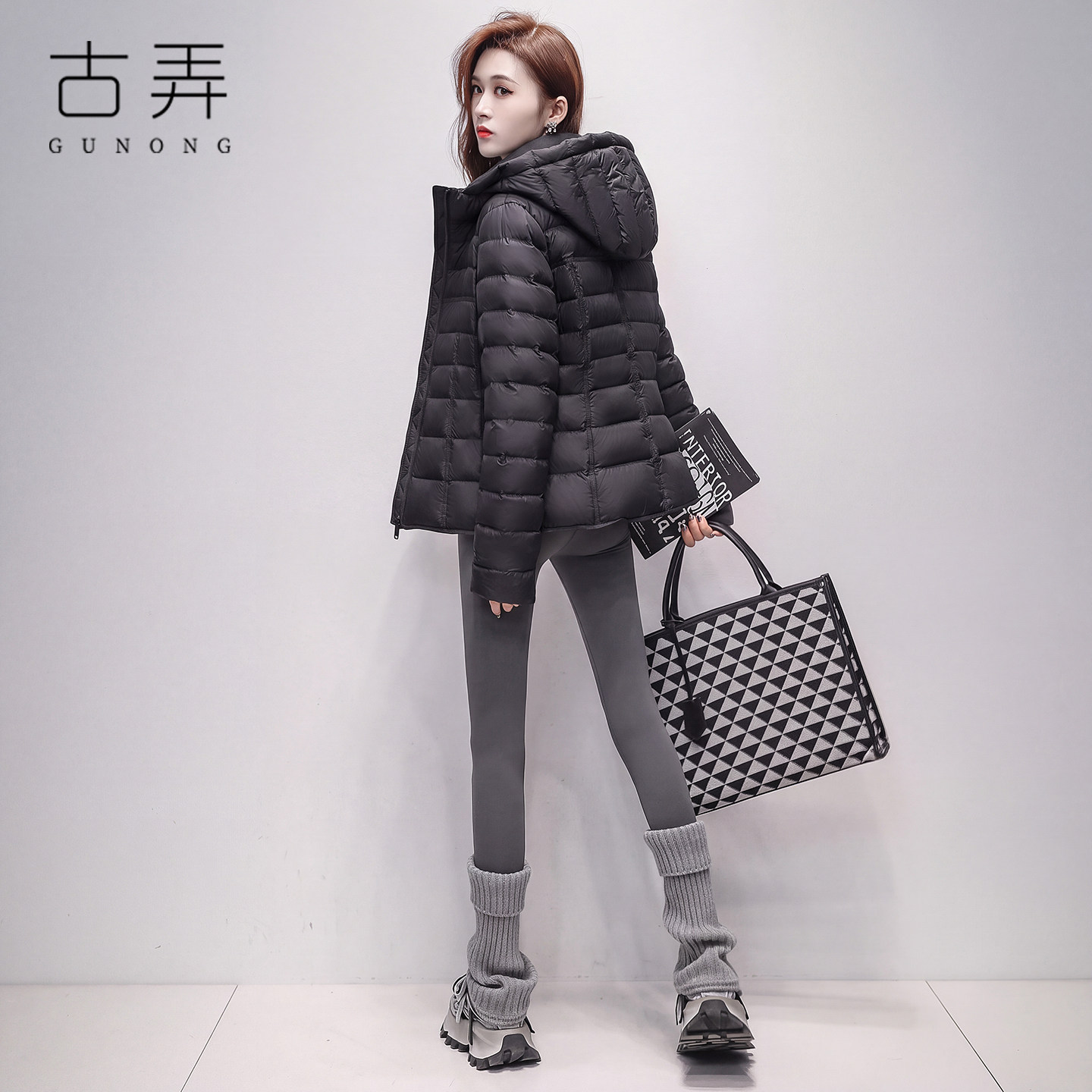轻薄羽绒服女修身显瘦2026秋冬季新款短款小个子百搭收腰薄款外套
