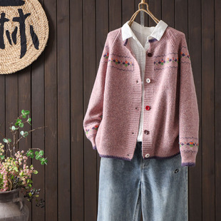 2025秋季新款复古圆领绣花针织开衫女慵懒风宽松单排扣保暖短外套