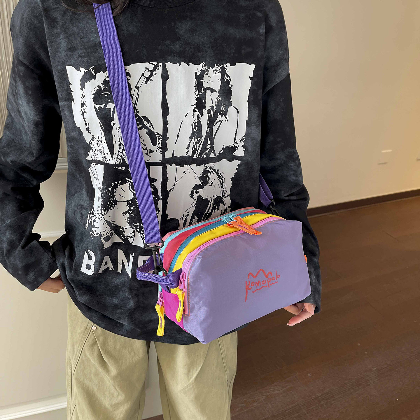 多巴胺尼龙斜挎小包包女2026新款时尚多层拉链单肩包防水手机包