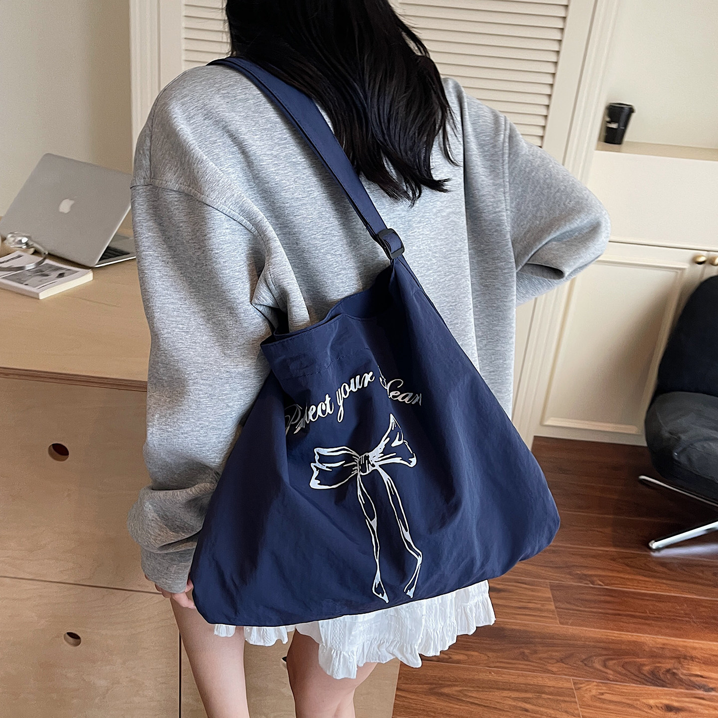 新款大容量帆布包女 2025韩系轻便蝴蝶结通勤托特包高级感斜挎包