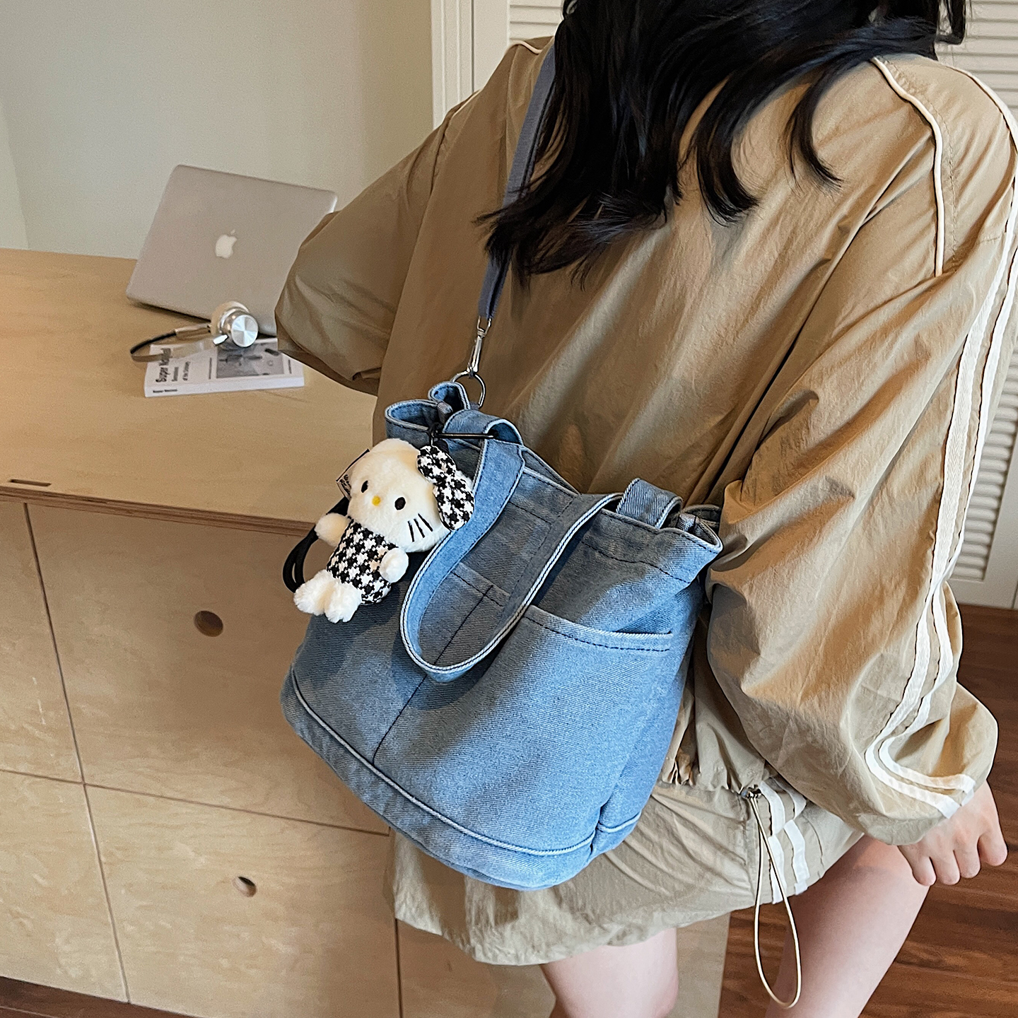 2025新款高级感牛仔布水桶包