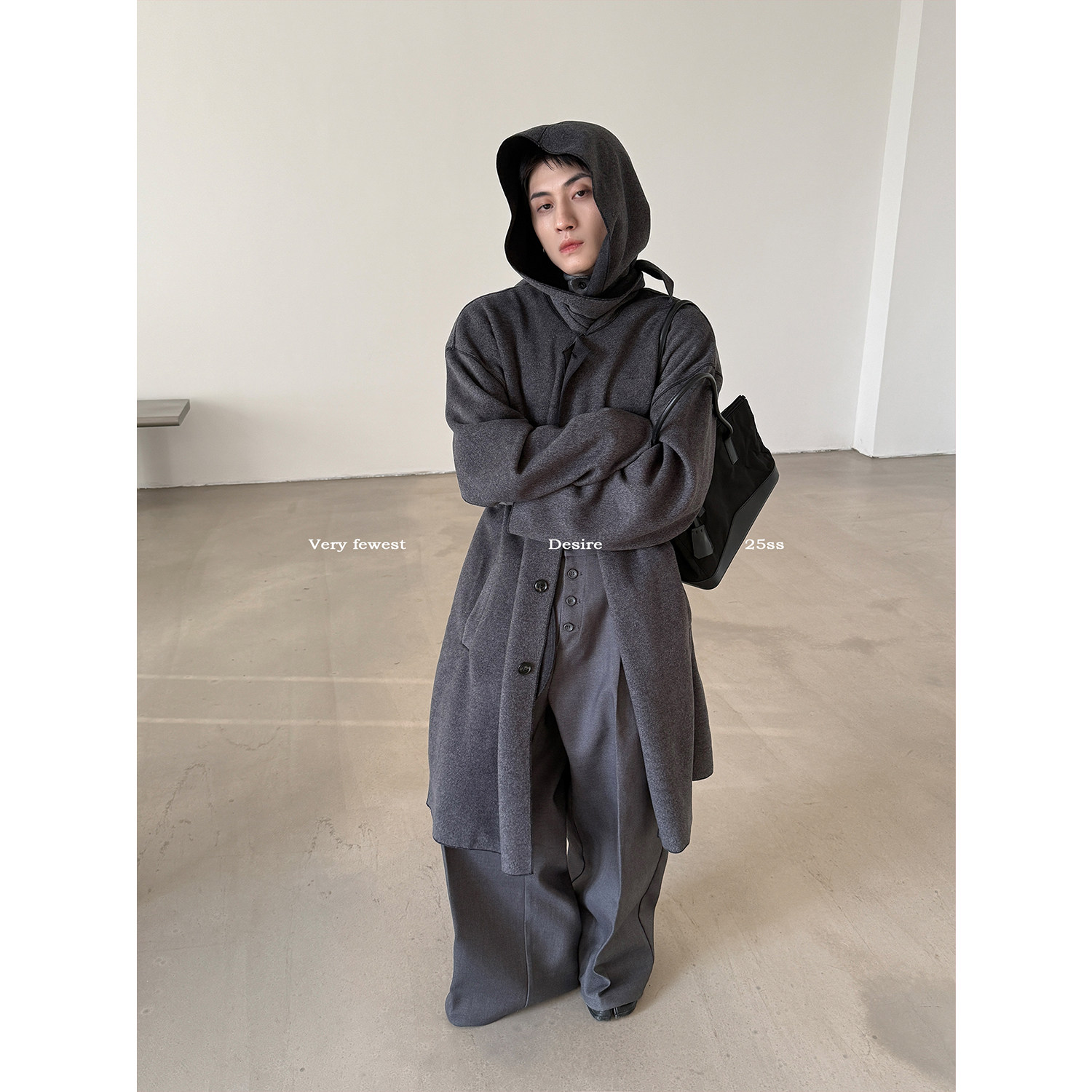 连帽廓形垂感双面羊毛长款风衣