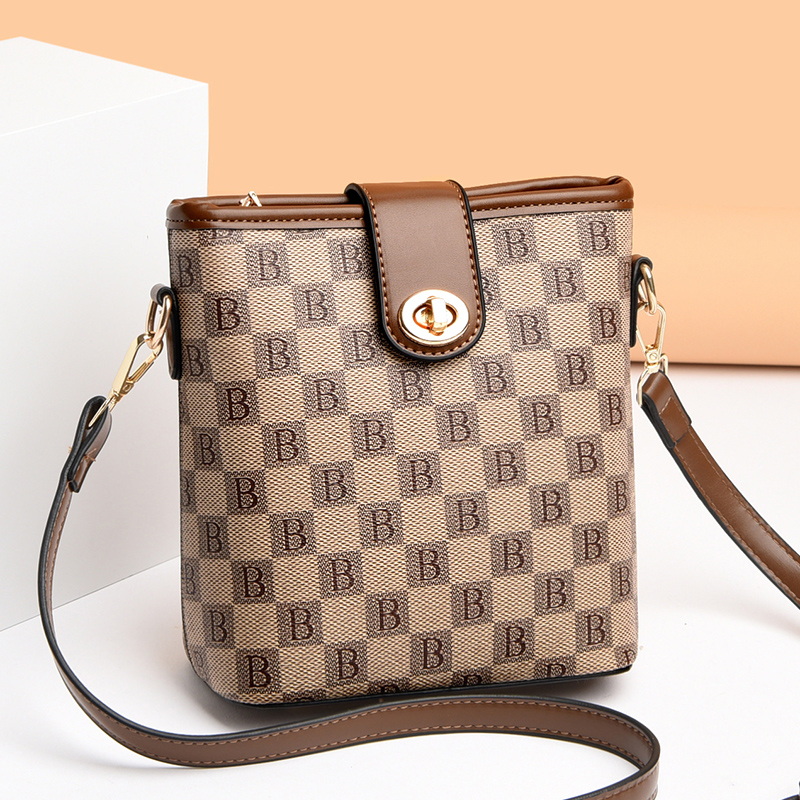 单肩水桶包小拎包今年流行斜挎包