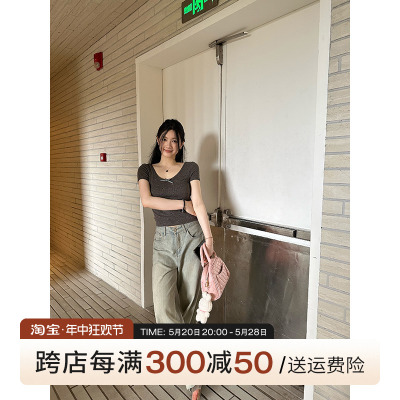 王少女的店灰色花边短袖t恤2024春夏纯欲v领修身内搭独特印花上衣