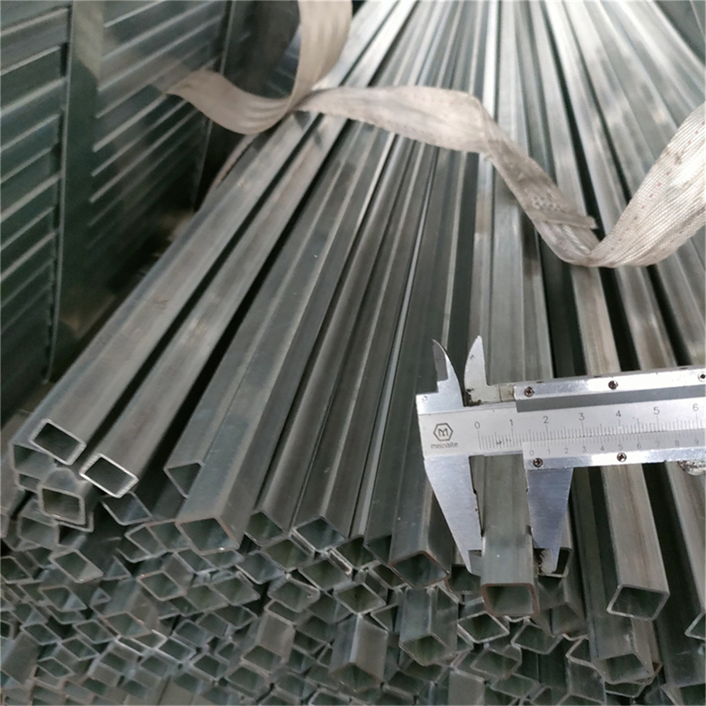 镀锌铁方管10*10*0.8mm方通18*18*1.5 12*1mm19*19 方钢管13*1 16