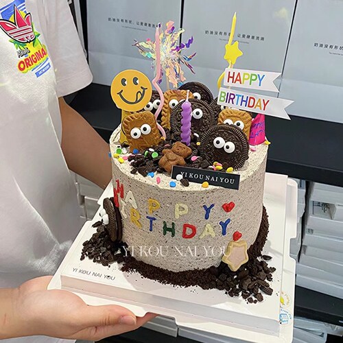 简约ins风可爱奥利奥小怪兽眼睛糖珠生日快乐蜡烛蛋糕装饰插旗