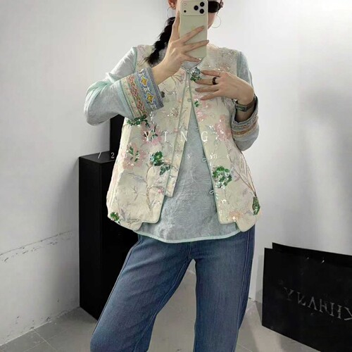 2026春季新款国风亮片刺绣外套女