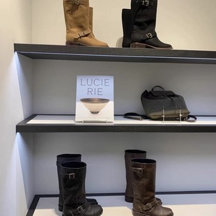 天然牛皮骑士靴 howus牛皮金属扣个性低跟中筒靴女秋冬复古机车靴