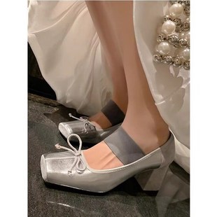 真皮法式 女 银色蝴蝶结配裙子猪鼻子方头粗跟高跟芭蕾风玛丽珍单鞋