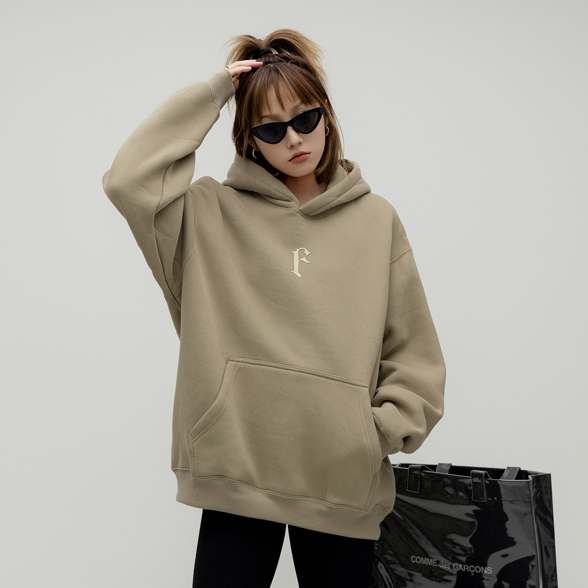 380g重磅厚印字母加绒卫衣女图片