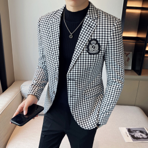 2025新款秋冬千鸟格休闲西服网红小西装胸章格子外套DX2207-P155