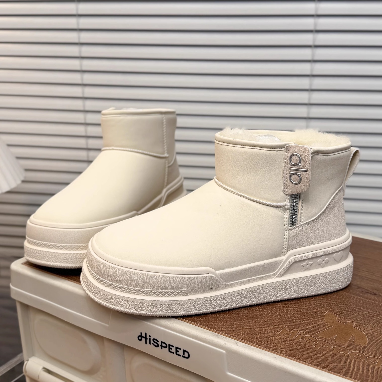 日本OFFCAT真皮加绒加厚防滑厚底雪地靴女2025冬季防水面包鞋棉鞋